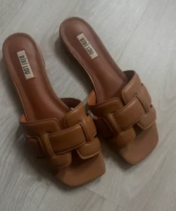 Bukela sandal