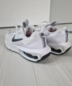 Buty Białe Nike Air Max intrlk Rozmiar 33Rozmiar: 33 EUDługość wkładki: 20,5 cmStan:Rozmiar 33
