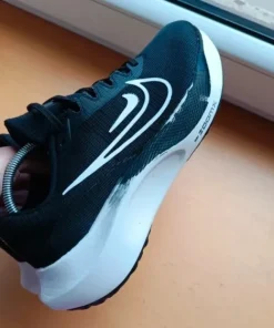Buty do biegania damskie Nike Zoom Fly 5 DM8974 / kolor czarny