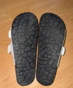 Buty klapki z Profilowaną Wkładką z Imitacji Zamszu i Regulowanymi Paskam na lato