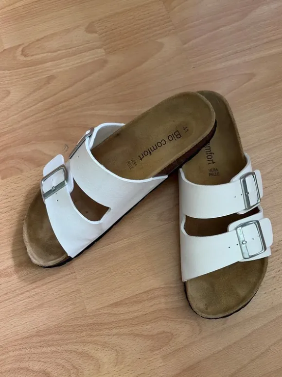 Buty klapki z Profilowaną Wkładką z Imitacji Zamszu i Regulowanymi Paskam na lato