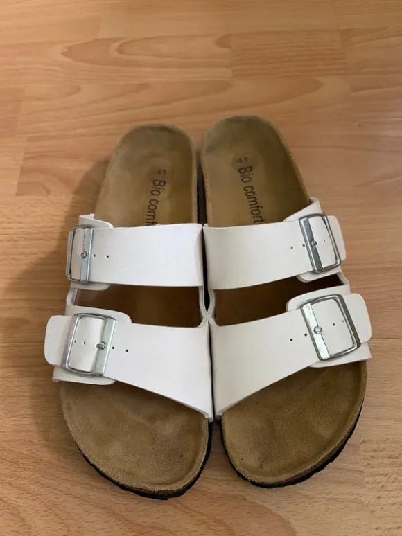 Buty klapki z Profilowaną Wkładką z Imitacji Zamszu i Regulowanymi Paskam na lato
