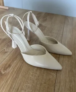 Buty na obcasie do ślubu Stradivarius ecru 40