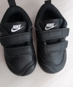 Buty Nike rozm 22 czarne sportowe