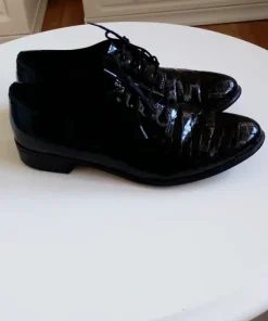 Buty ze skóry naturalnej marki Lasocki