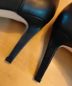 Calvin Klein - Svarta pumps, stilett
