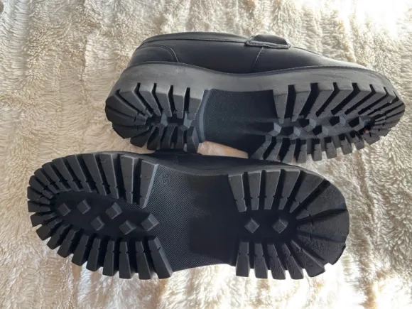 Chunky loafers