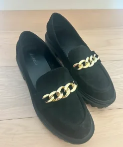 Chunky loafers