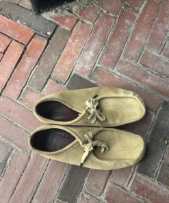 Clarks khaki
