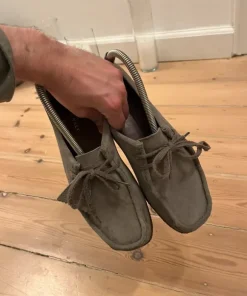 Clarks wallabee