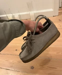 Clarks wallabee
