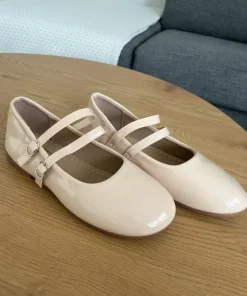 Cremefarvede ballerinasko med spænder – str. 34,5/35 – nye