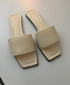 Cremevita sandaler