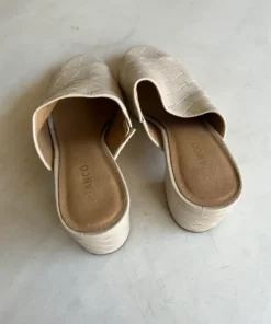 Cute beige mules