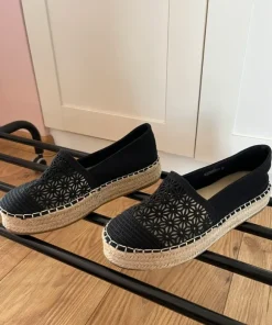 Czarne espadryle z haftem