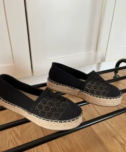 Czarne espadryle z haftem