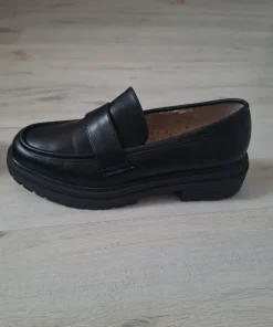 Czarne loafersy
