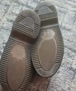 Dr. Martens TEMARA czarne skórzane półbuty 38