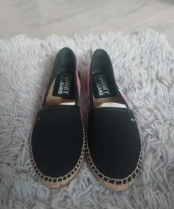 Ekspadryle firmy Tommy Jeans.