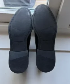 Eleganta svarta snörskor
