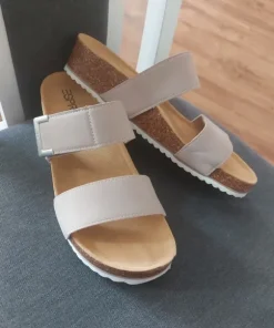 Esprit klapki profilowane na korku r. 40