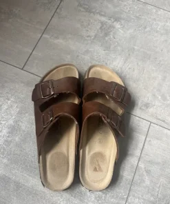 Fake birckenstocks
