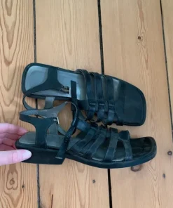 Fine sandaler med firkantet snude