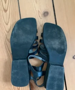 Fine sandaler med firkantet snude