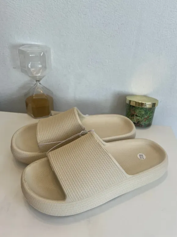 Flip-flops 🥳väldigt fint👑elegant 🪩helt nytt🪞🌟