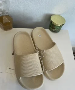 Flip-flops 🥳väldigt fint👑elegant 🪩helt nytt🪞🌟