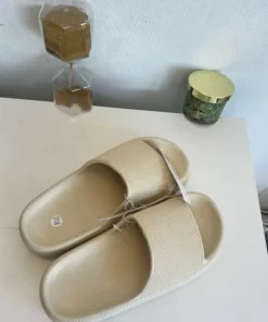 Flip-flops 🥳väldigt fint👑elegant 🪩helt nytt🪞🌟