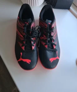 Flotte indendøres sko fra Puma Attacanto
