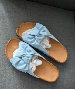 Flotte nye lyseblå klip klapper str. 41