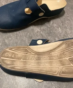 Grey anatomic slippers