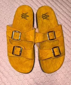 Gule sandaler