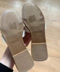 Hvide sandaler