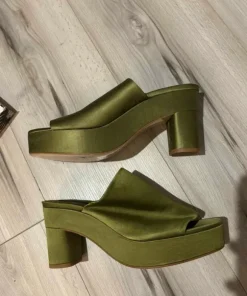 klapki na platformie - mule na słupku vintage 90s y2k coquette aesthetic
