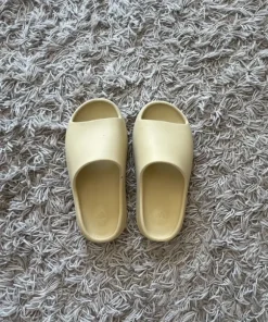 klapki yeezy slides adidas