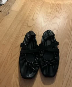 Leather ballerina