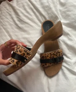 Leopard clogs