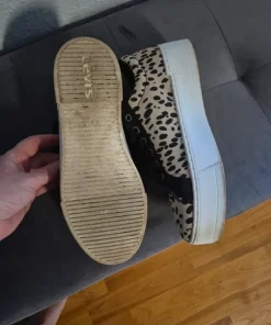 Levis Leo str 39