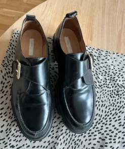 Loafers från HM i nyskick strl 38