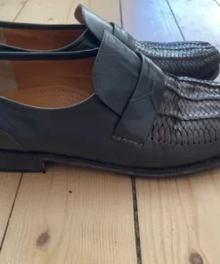 Manna flätade läderskor stl. 45