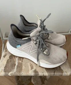 New Balance 40,5 szare sneakersy – lekkie, wygodne New Balance Fresh Foam Roav