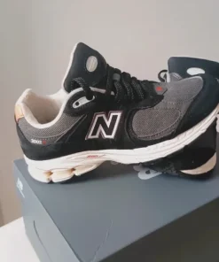 New Balance 2002r. Basic klasyczne