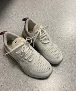 Nike 270