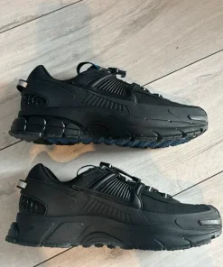 Nike Vomero Roam 43 EU outdoor trekking sneakers