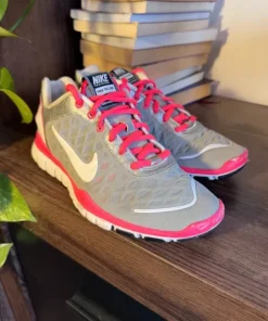 Nike Wmns Free TR Fit 2