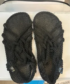 Nomadic sandaler str 39/40 sort (blot beskidte)