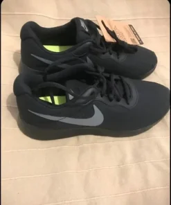 Nowe Buty Nike Tanjun – Czarne – r. 39